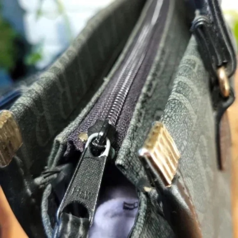 Chantal Ferre Signature Pattern Handbag - image 8